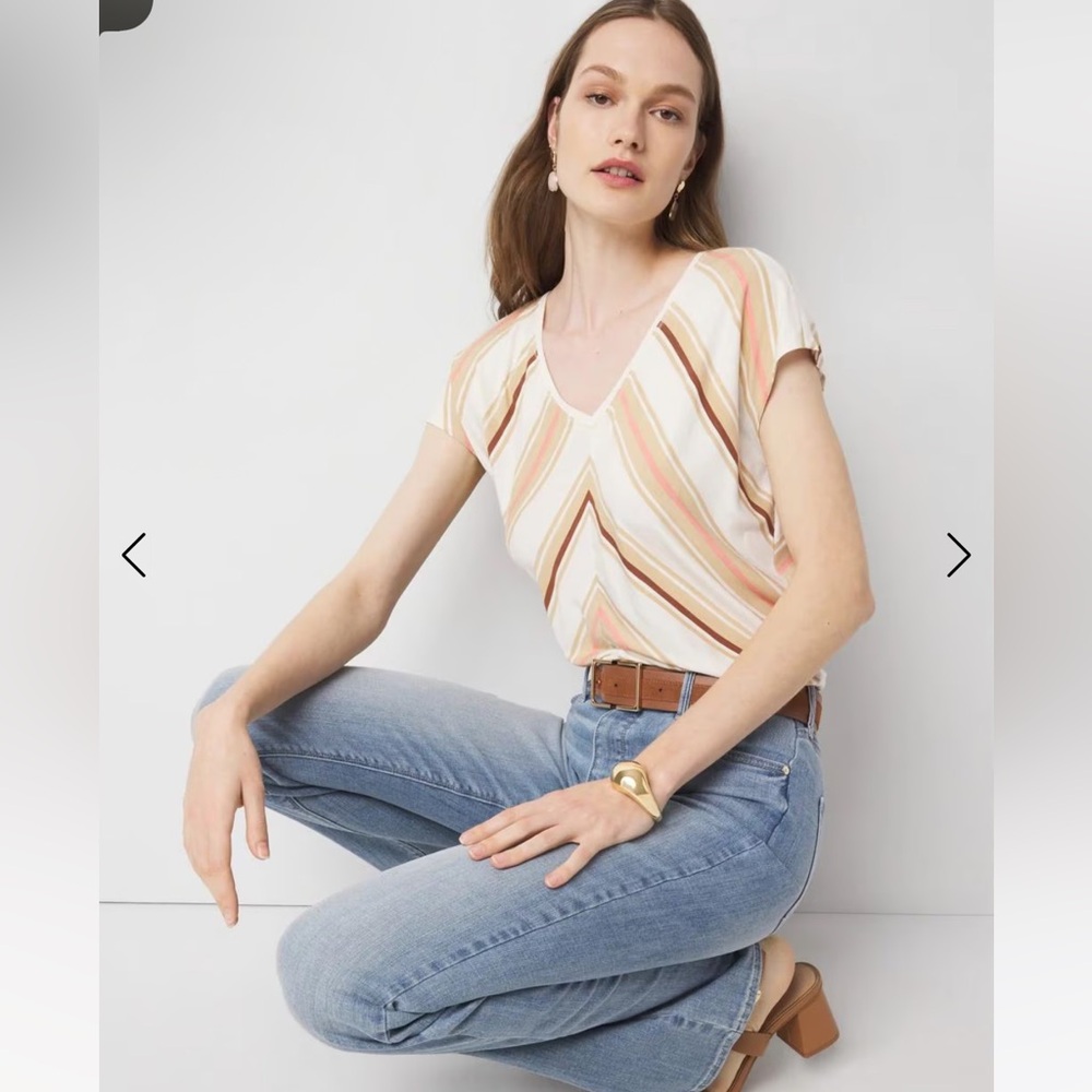 NWT .White House black market Jetsetter tee